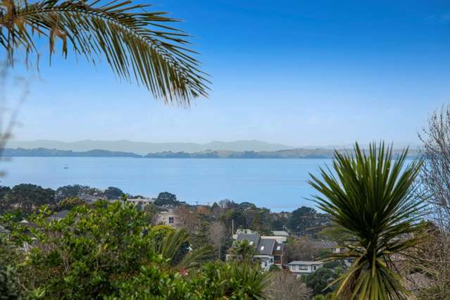 2/433A East Coast Road Mairangi Bay_1