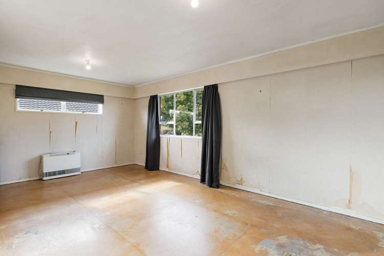 15 Sheridan Crescent Leamington_8