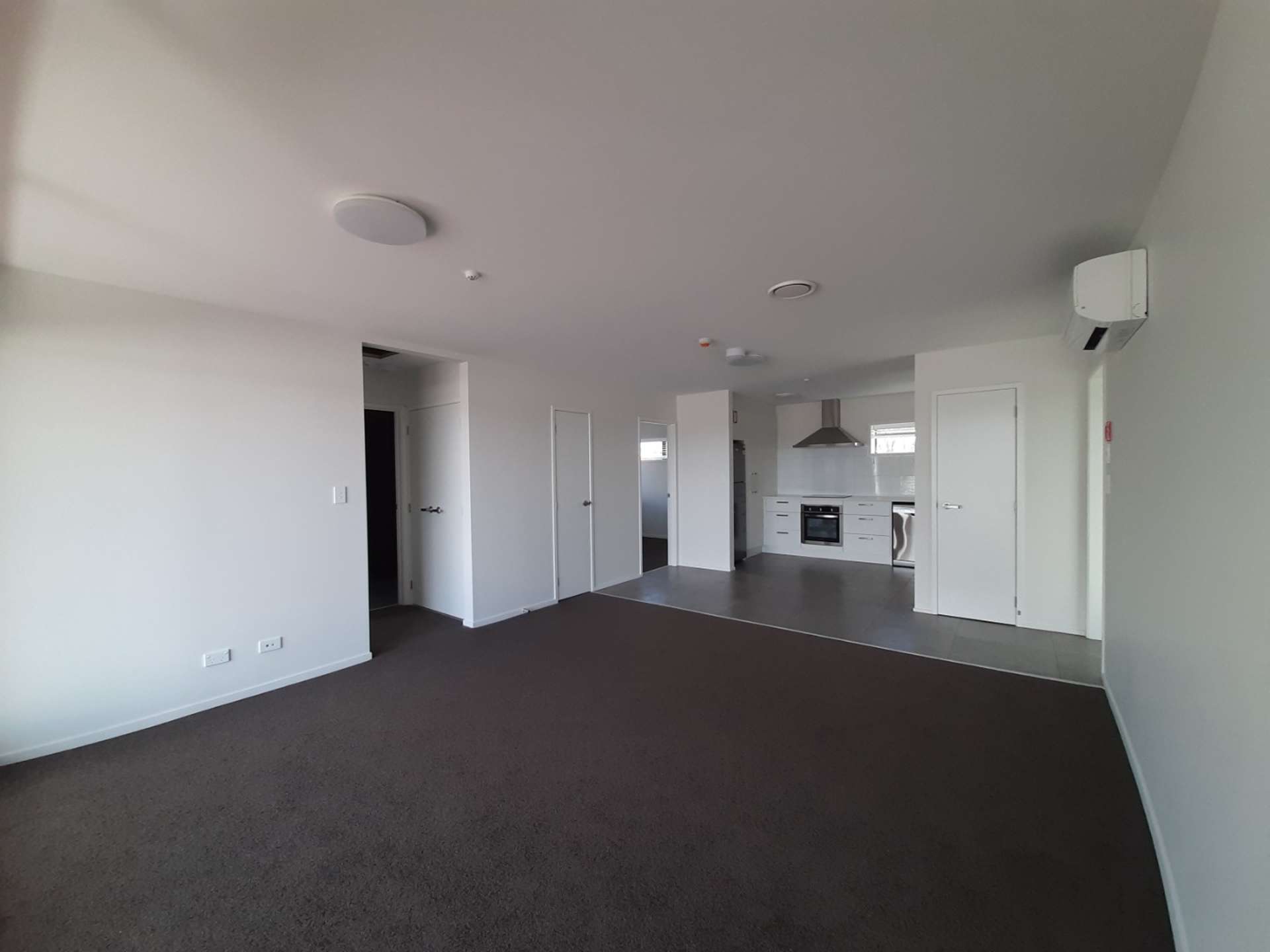 2f/4045 Great North Road Glen Eden_0