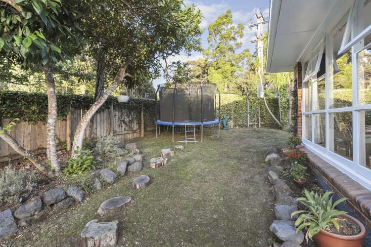 2 Waima Crescent Titirangi_21