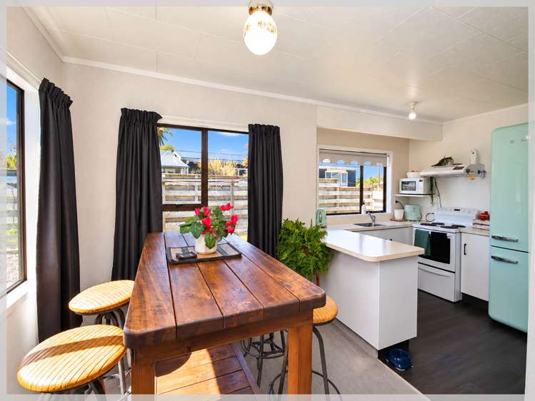 35 Edinburgh Terrace Foxton Beach_11