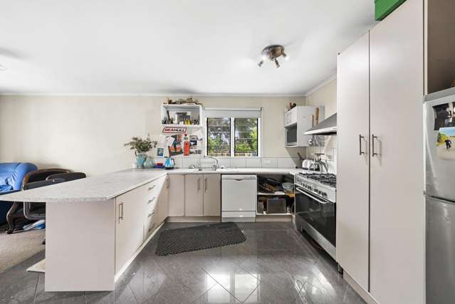 502 Massey Road Mangere_3