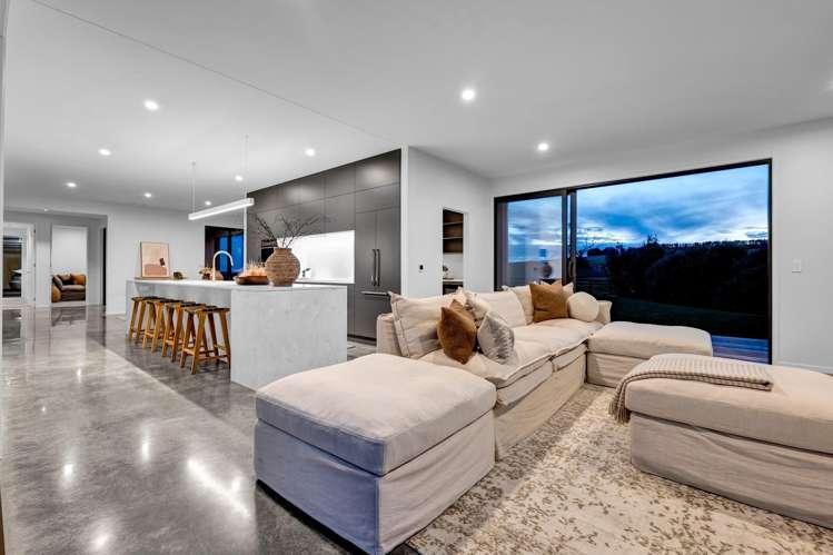 29 Washer Road Omata_18