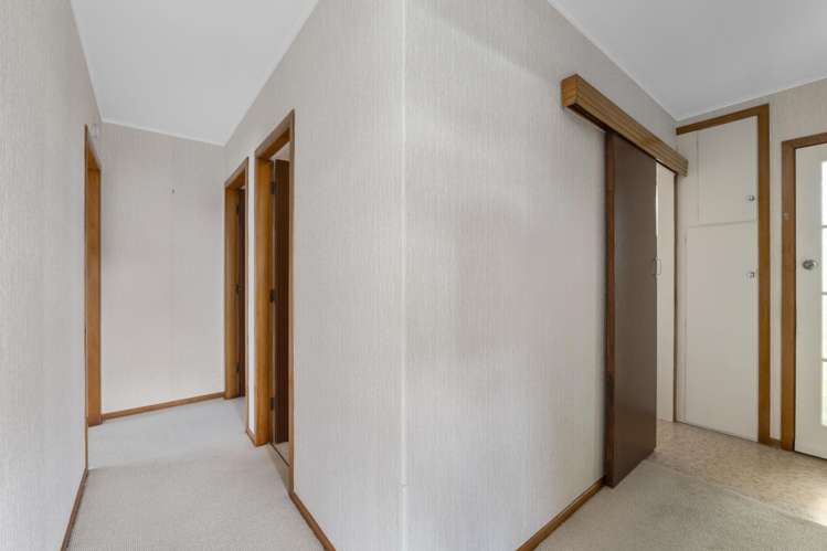 2/4 Severn Place Spotswood_14