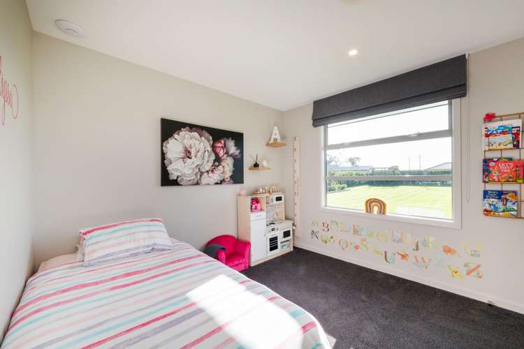 29 Roots Street East Feilding_16