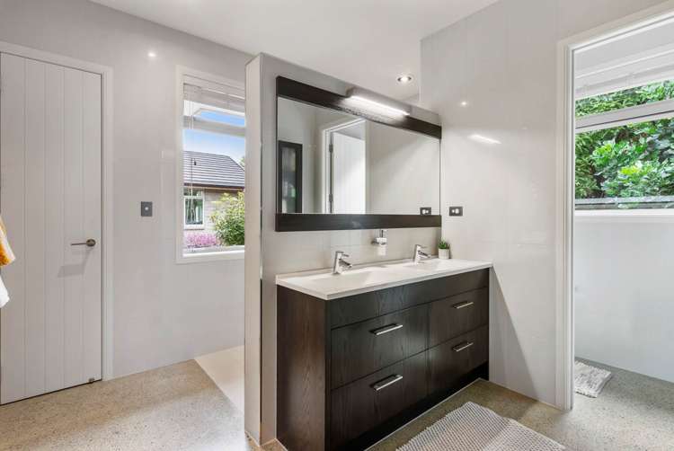 61 Puketutu Road Bombay_23