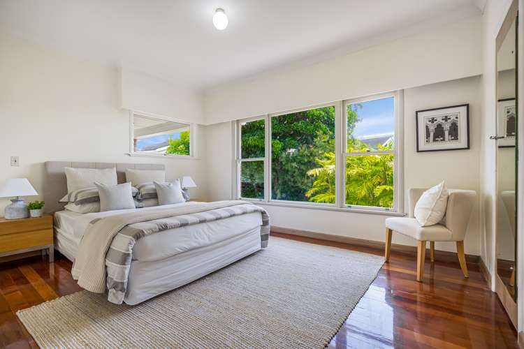70 Seacliffe Avenue Narrow Neck_12