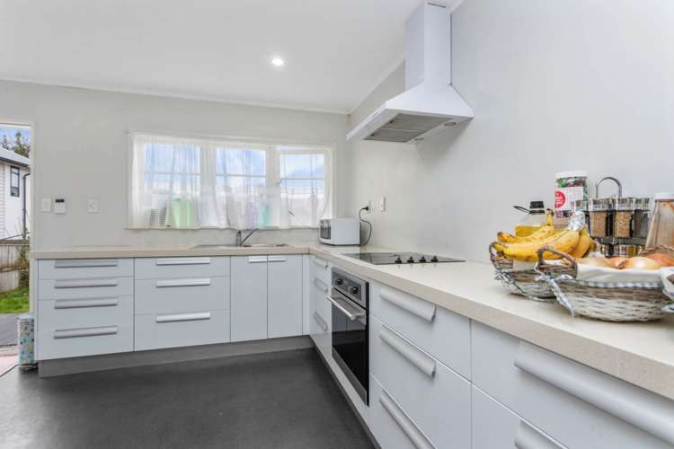 34 Graeme Avenue Mangere East_5