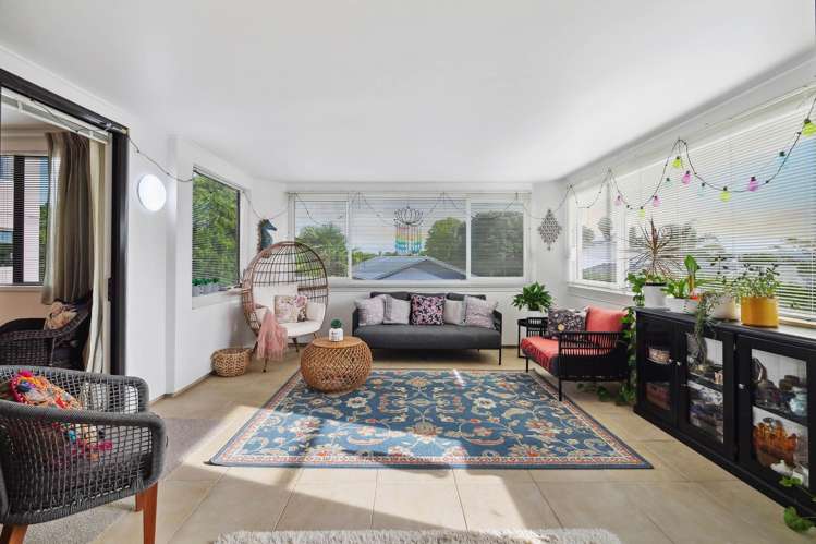 2b/12 Seaway Road Clarks Beach_13