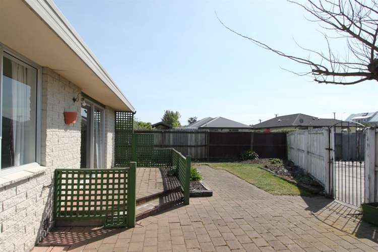 1/63a Vivian Street Burwood_2