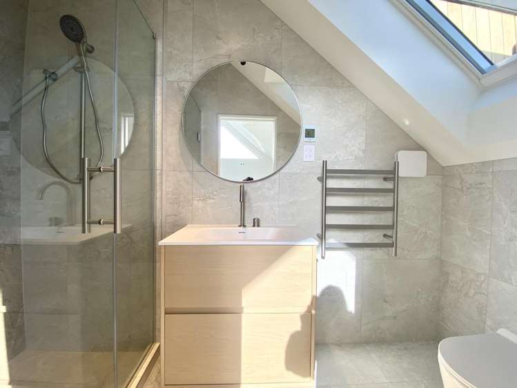 12B Tenterden Ave 1728_21