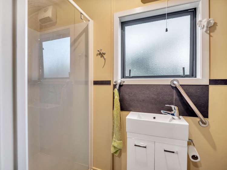 20 and 16 Main Road Owaka_7