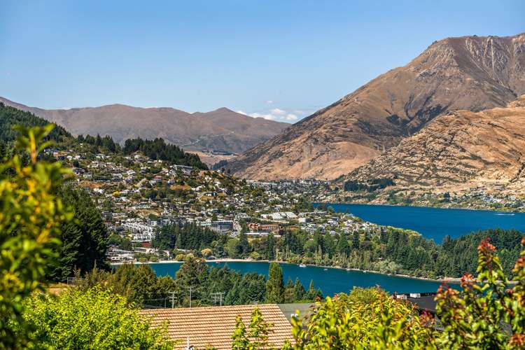 13a Avalon Crescent Fernhill/Sunshine Bay_7