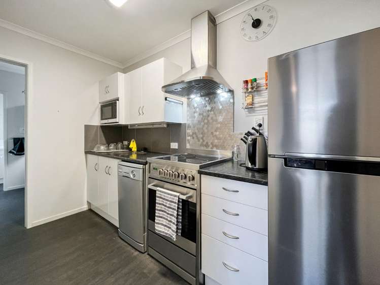113A King Street South 10482_3