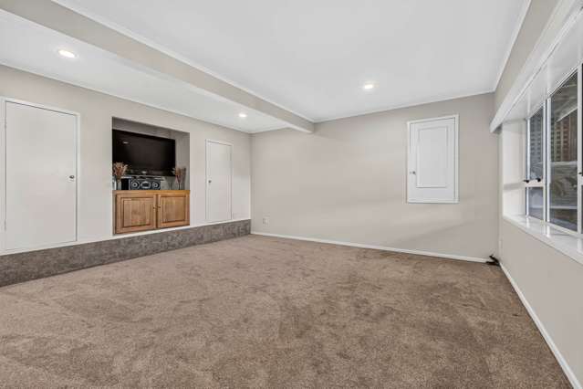 2/18A Robson Street Mt Roskill_4