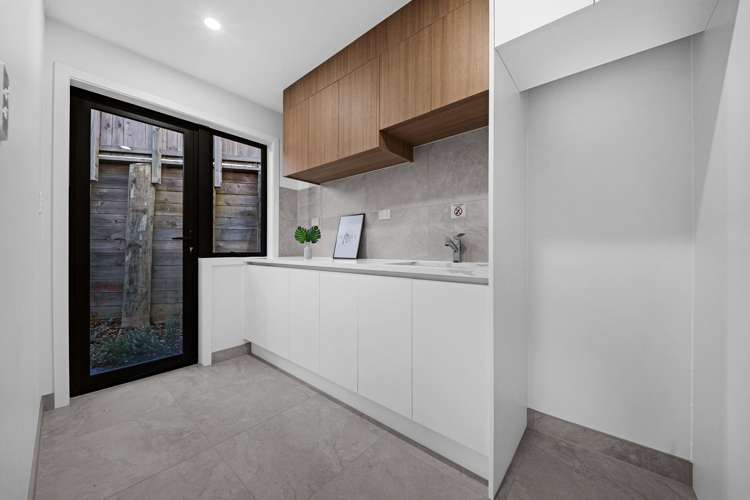 26B HENRIETTE PLACE Totara Park_14