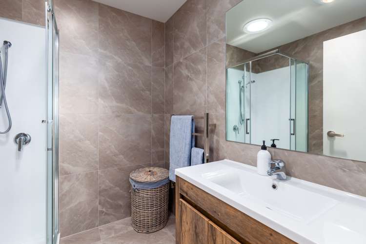 12 Seafarer Crescent Stanmore Bay_8