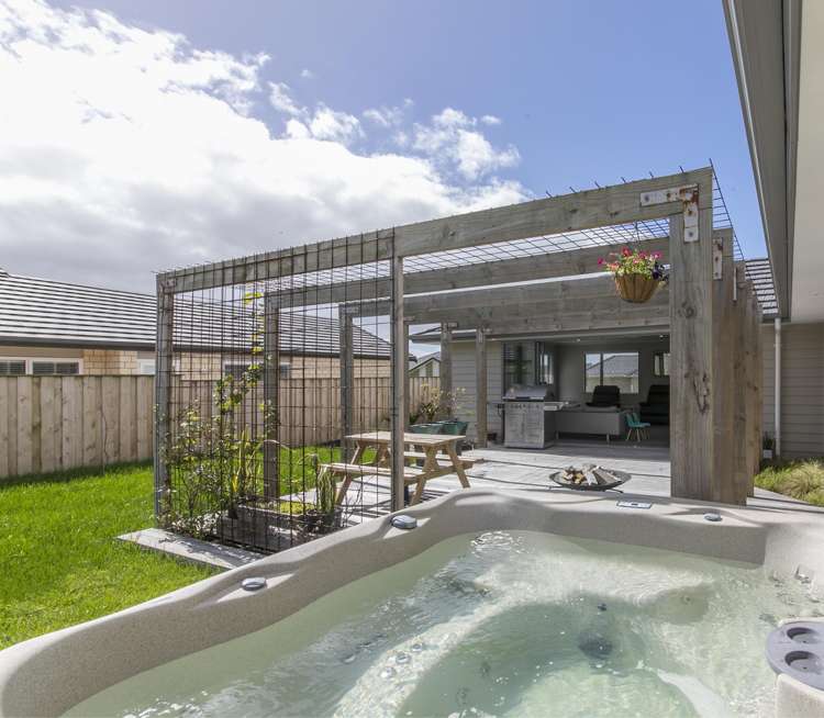 55 Pohutukawa Parade Riverhead_1