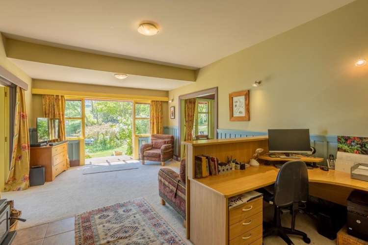 281 Beach Road Akaroa_8