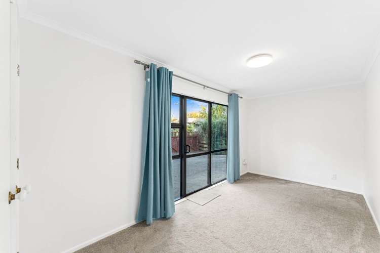 83 Carnoustie Drive Wattle Downs_12