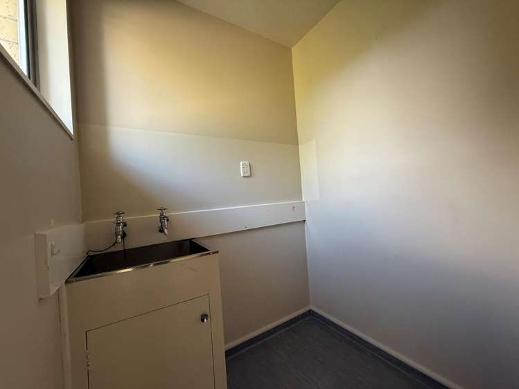 1/6 Arran Crescent Woolston_6