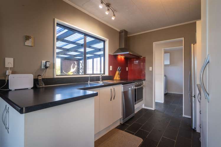 33 Lord Auckland Road Wakefield_4