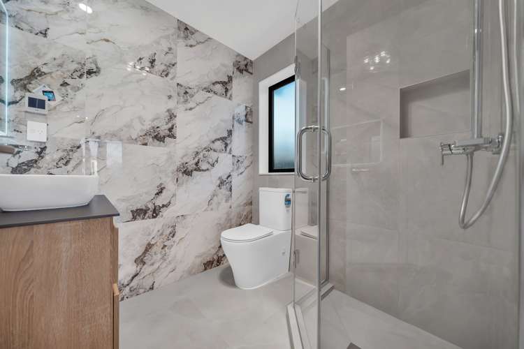 1 Tullymore Drive Flat Bush_18