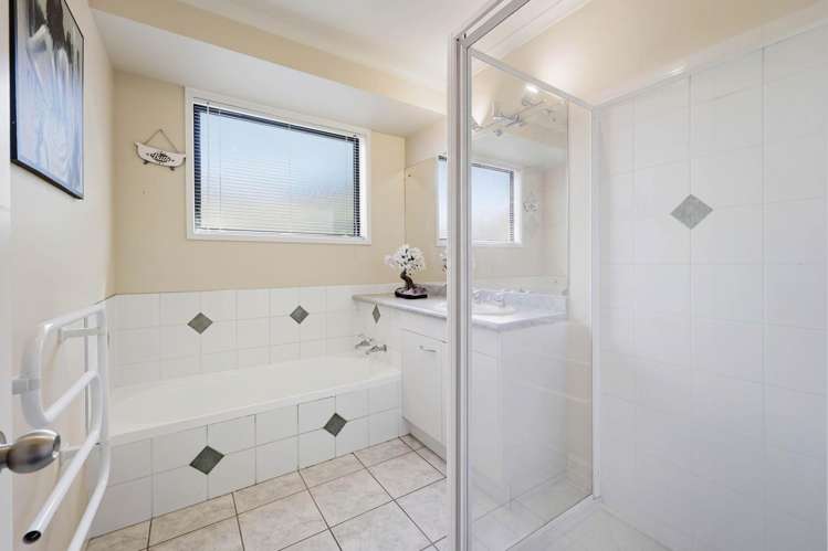 71 Regency Park Drive Gulf Harbour_11