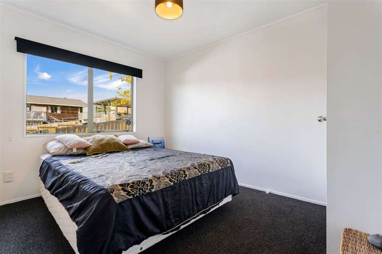 1 Maywood Crescent Glen Eden_13