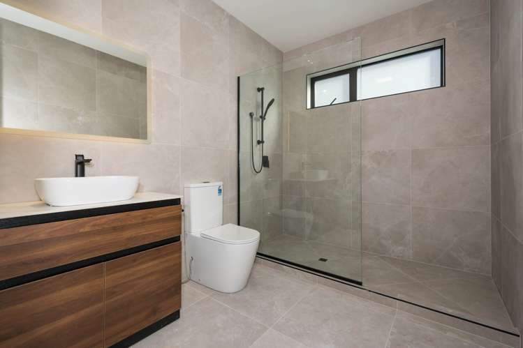 E/79 Archers Road Hillcrest_13