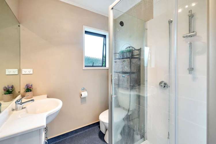 2/72 Swanson Road Henderson_10