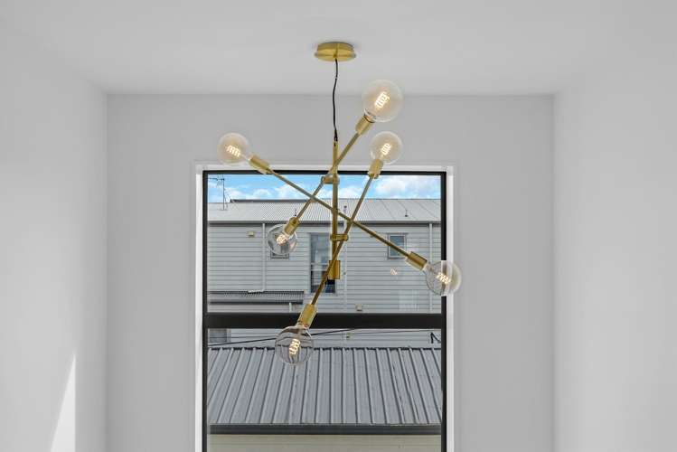 15A Holland Avenue Point England_22