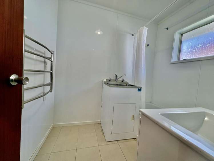8/318 Te Atatu Road 1802_6
