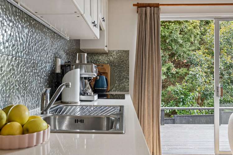 2/64 Exmouth Road Northcote_21