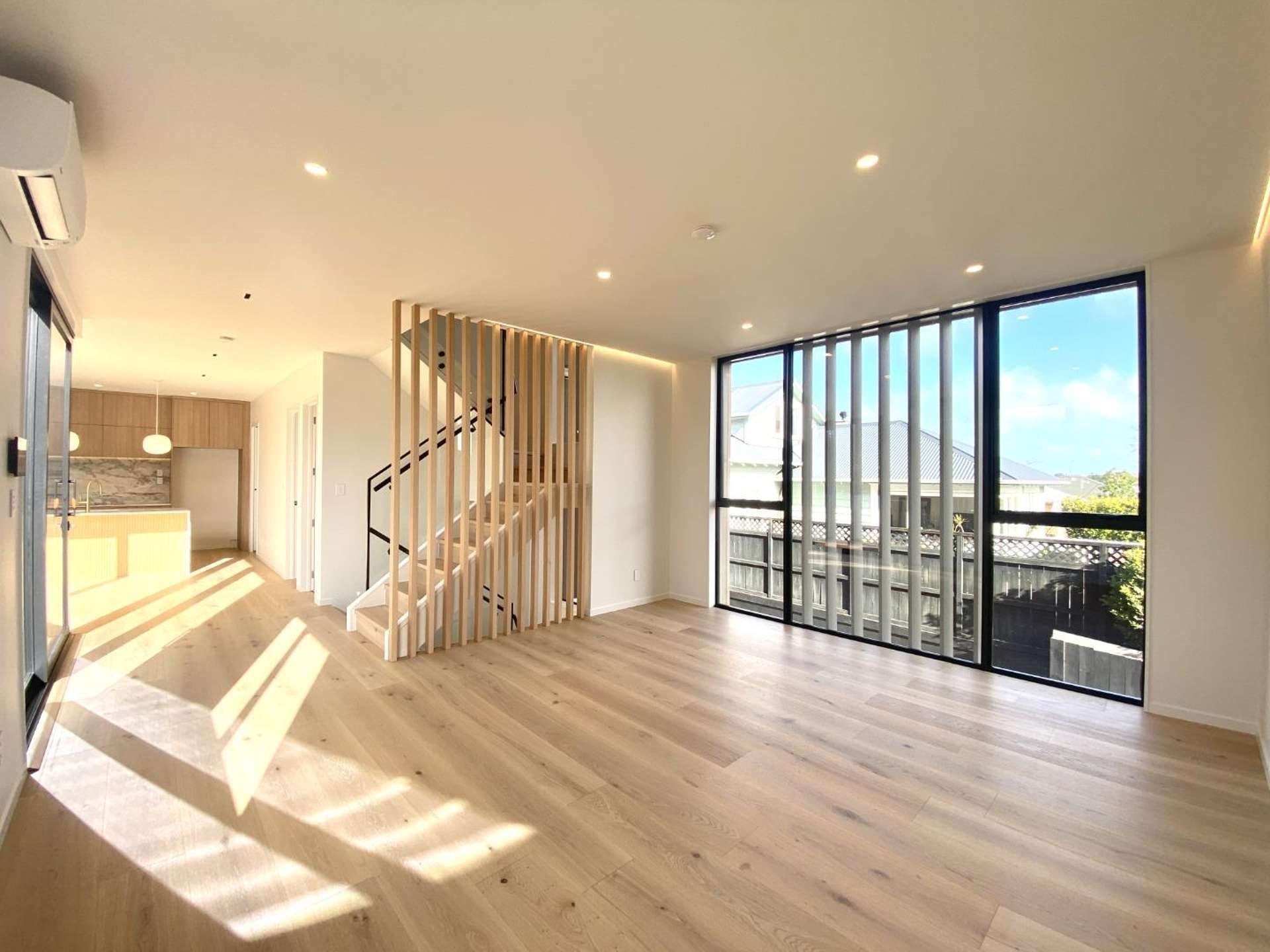 12B Tenterden Ave 1728_0