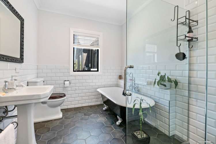 42 Arone Way Wainui_13