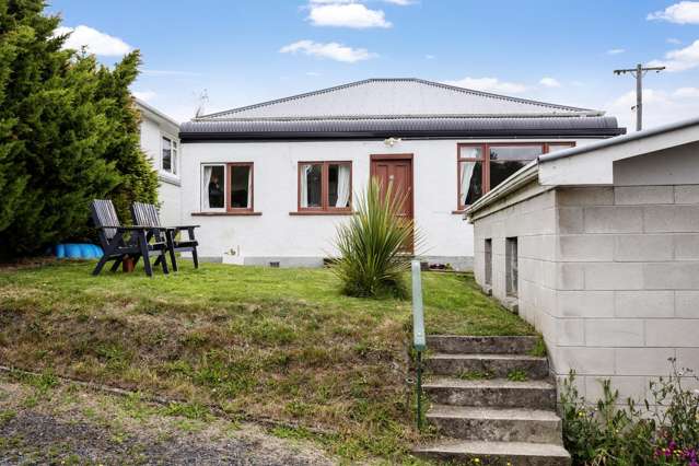 Warm and Sunny - Updated Roof and Wiring