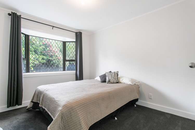 2/11 Beach Road Pahurehure_9