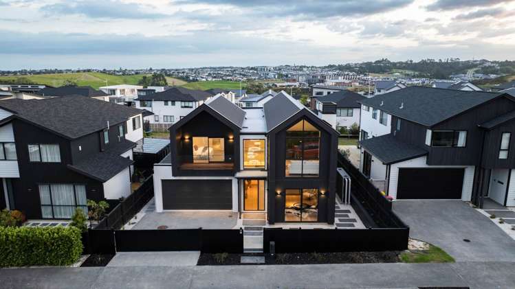 14 Headsail Drive Long Bay_26