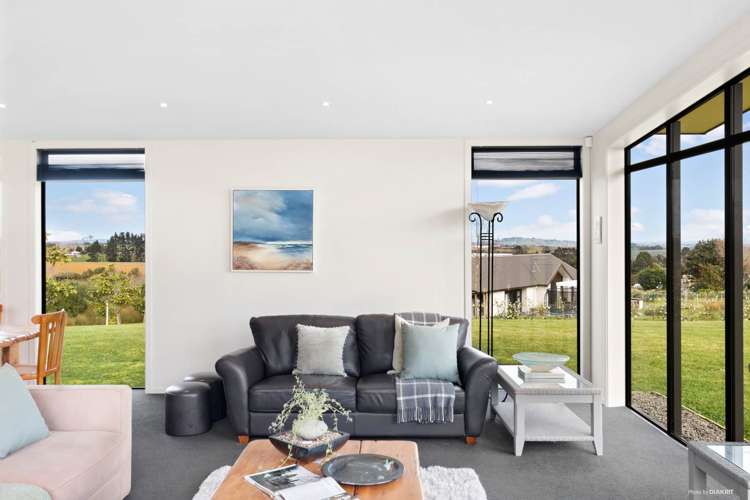 4 Lawrence Carter Drive Bombay_11