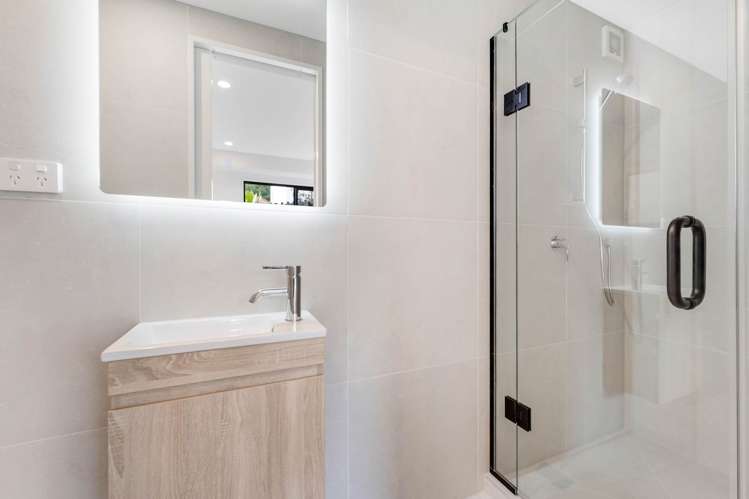 2A Wahanui Road Greenlane_24