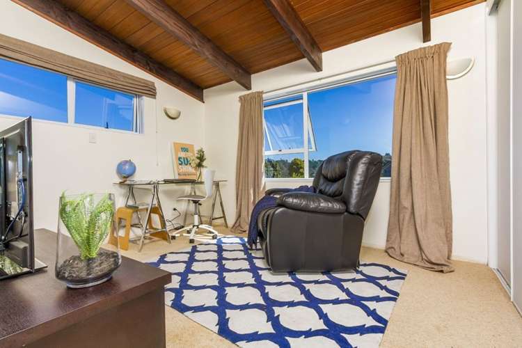 20 Crocombe Crescent Beach Haven_13