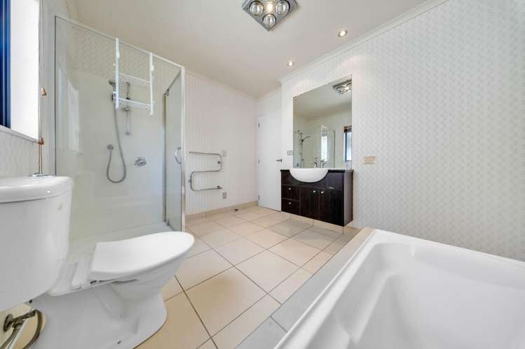 17 Norwood Drive Flat Bush_16
