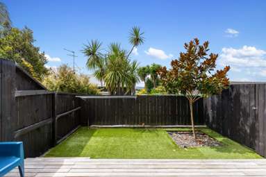 8/144 Titirangi Road_4