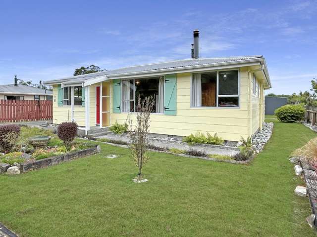 HARI HARI - HOKITIKA - THREE BEDROOMS