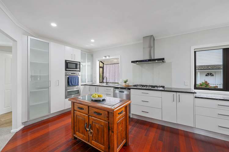 86 Beach Road Mellons Bay_9