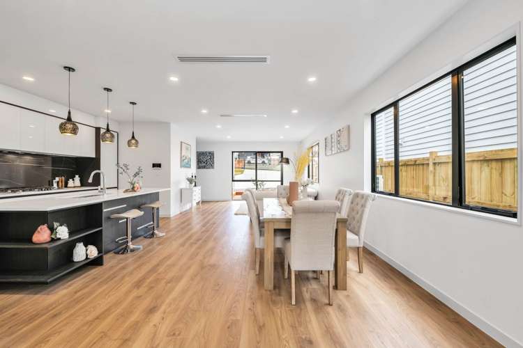 22 Dungloe Avenue Flat Bush_6