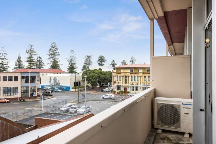 2d/3 Shakespeare Road Napier South_9