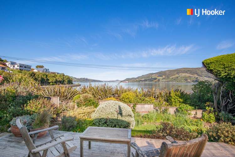 1 Castlewood Road Company Bay_20