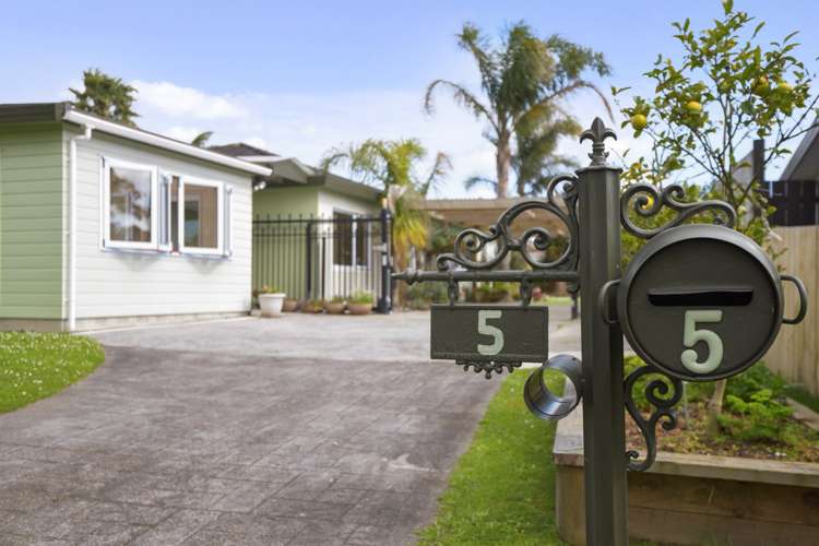 5 Tolvah Place Wattle Downs_1